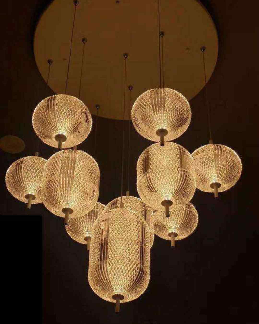 Beyond Lights - Sphere Chandelier Light