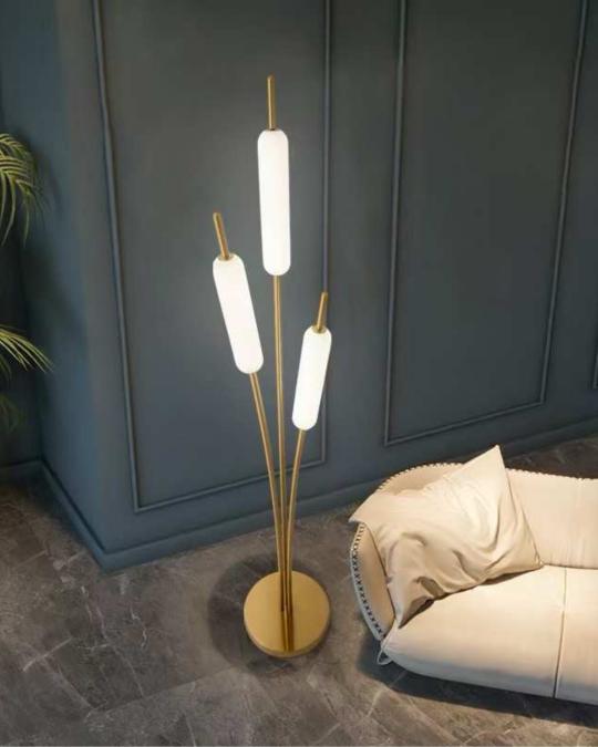 Beyond Lights - Cattail Floor Lamp