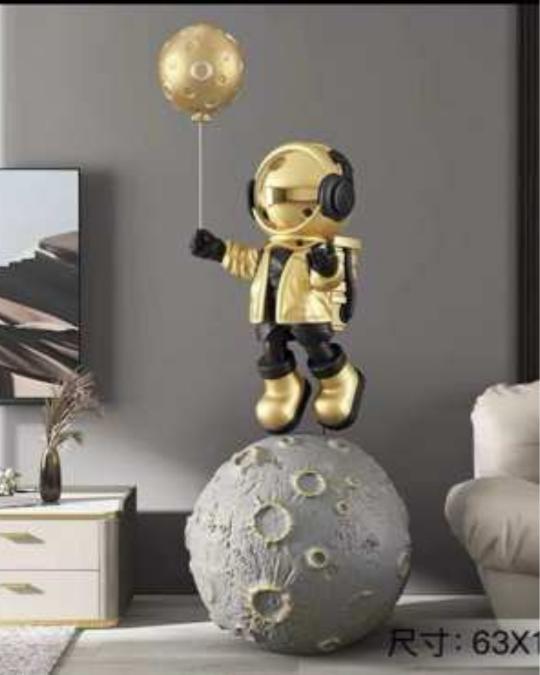 Beyond Lights - Sculpture Table Lamp