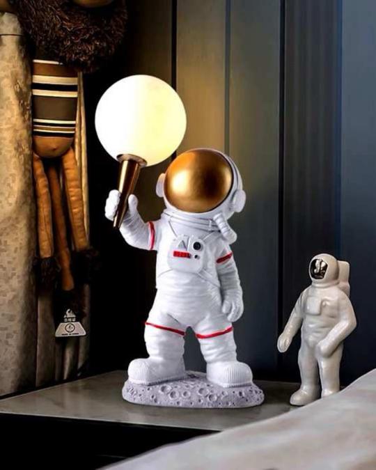 Beyond Lights - Astronaut Table Lamp