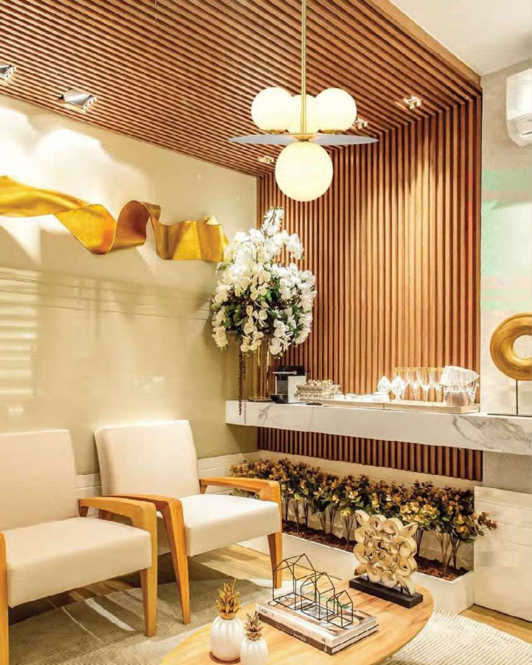 Beyond Lights - Globe Pendant Light