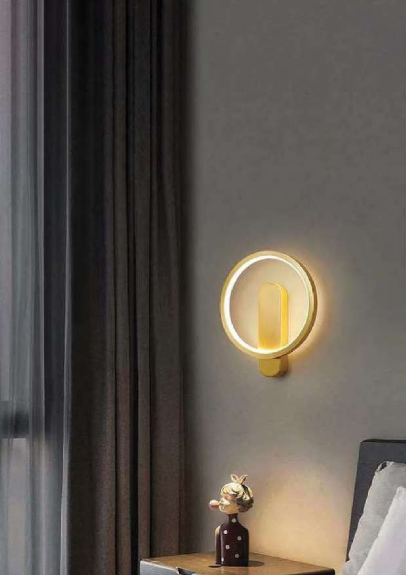 Beyond Lights - Gold Round Light