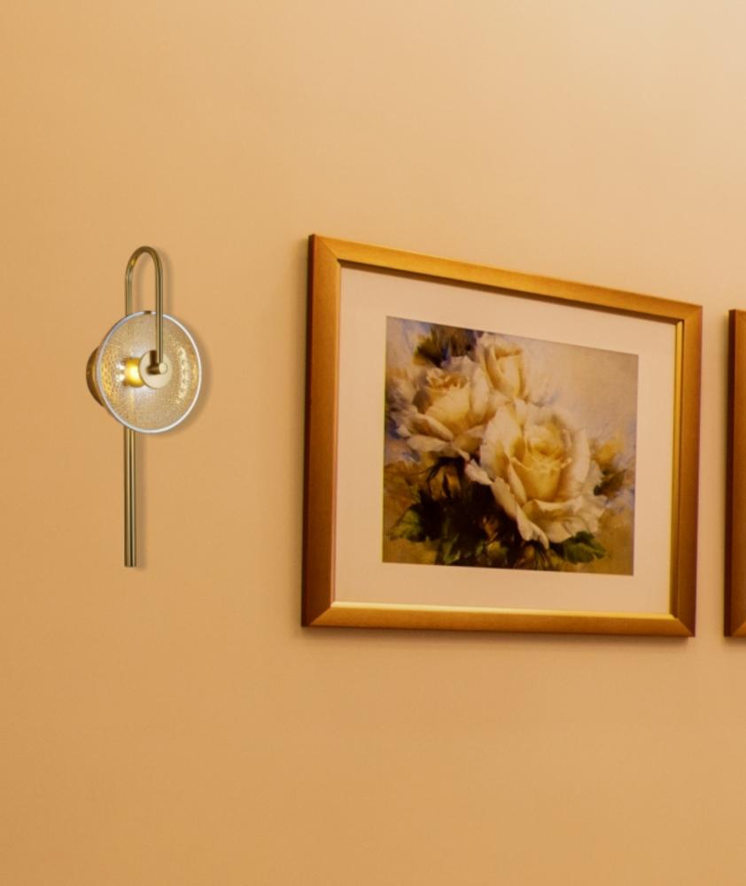 Beyond Lights - Brass Wall Light