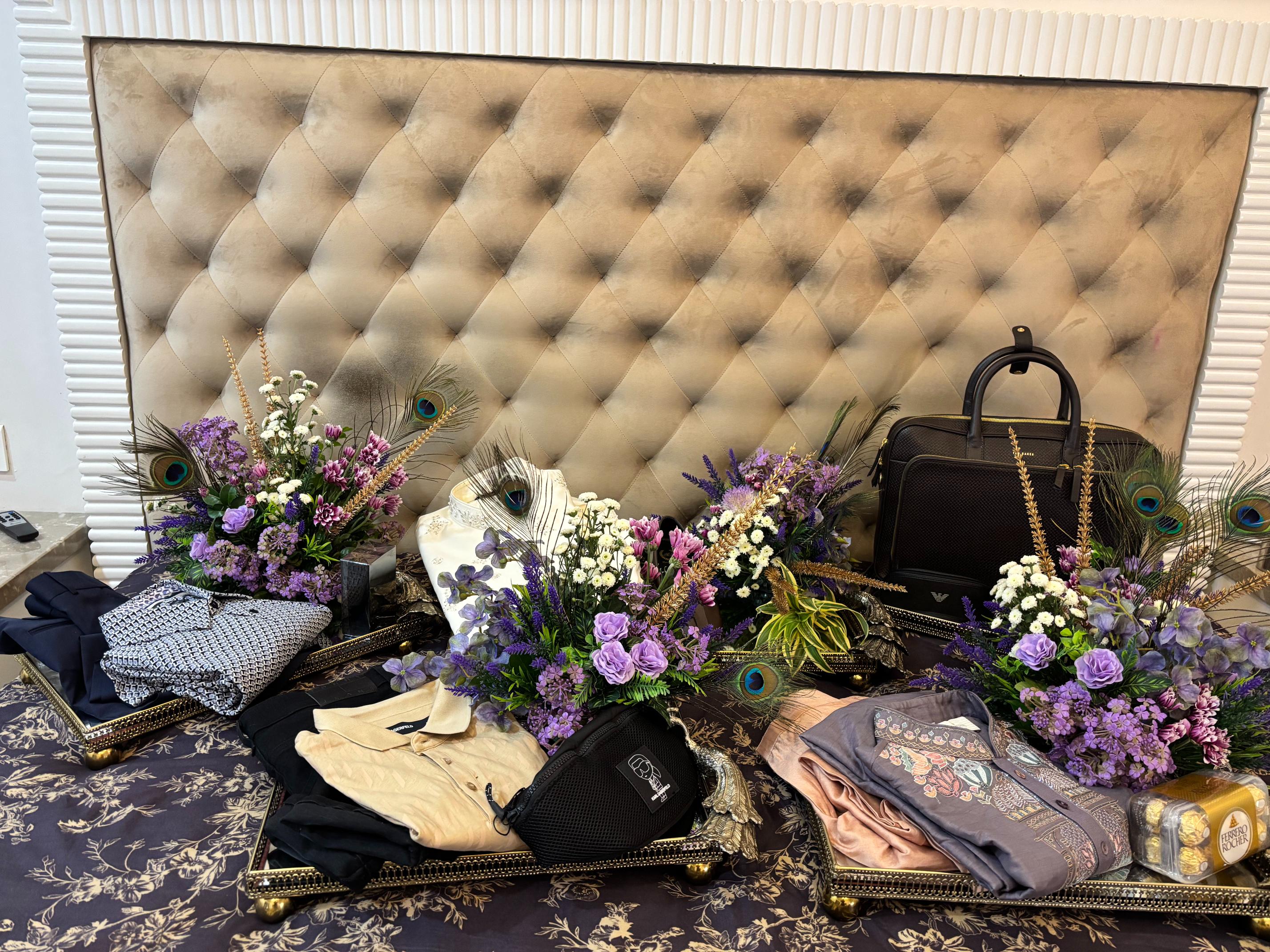 Creatif By Shilpa Sonthalia - Floral-table