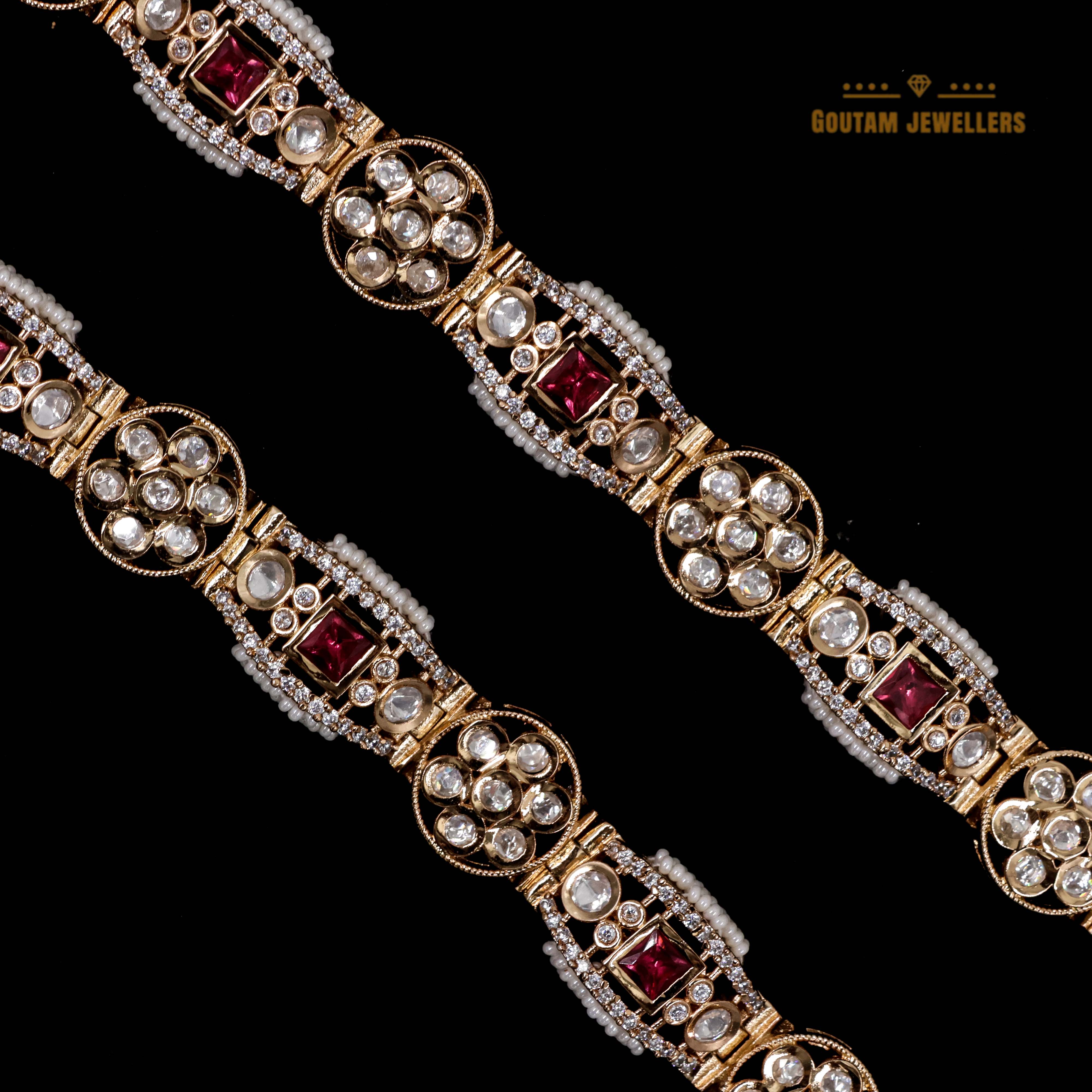 Goutam Jewellers By Ashok Rathod - Flower design Moti Ruby With White Kundan Gajra
