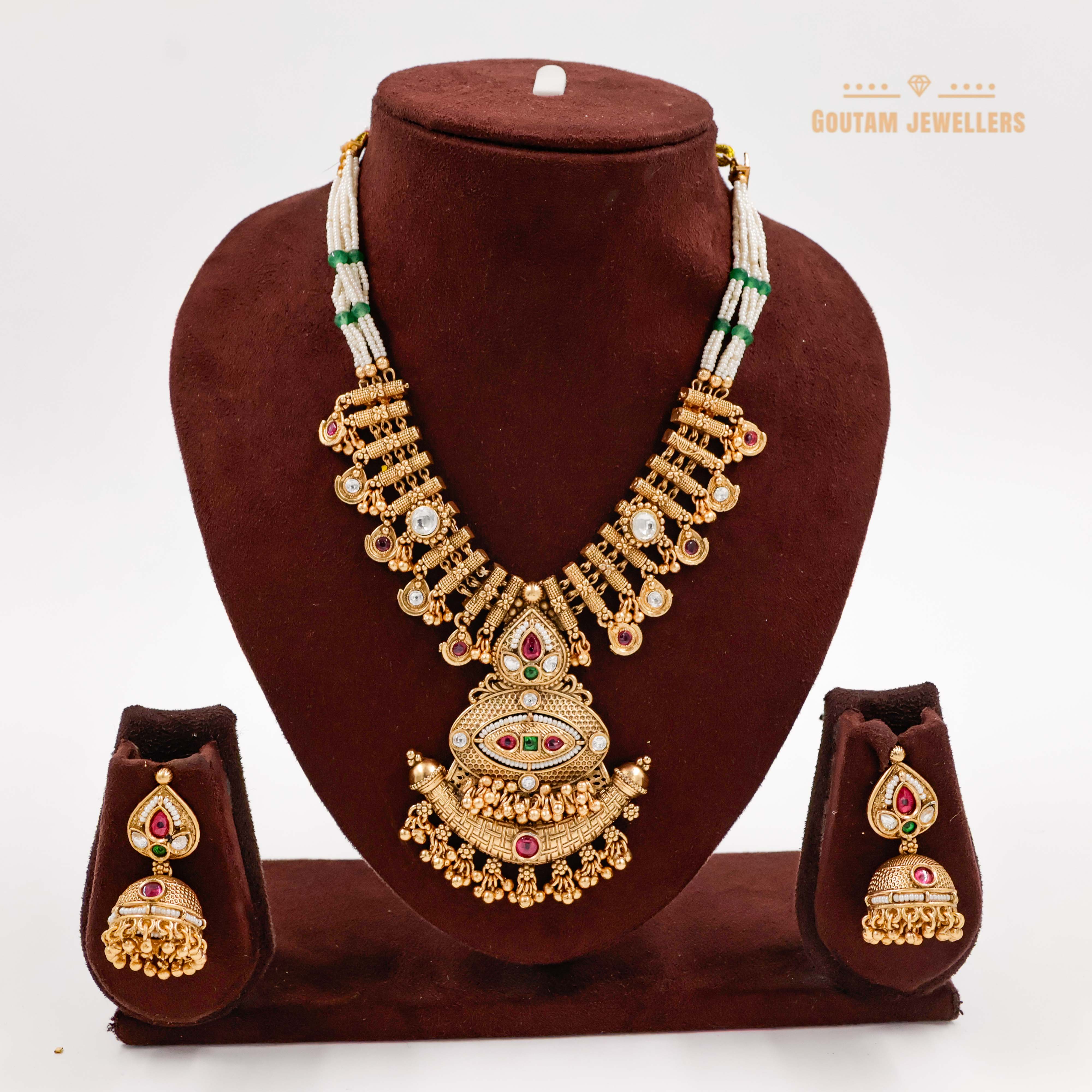 Goutam Jewellers By Ashok Rathod - Mini Long Rajwadi Set
