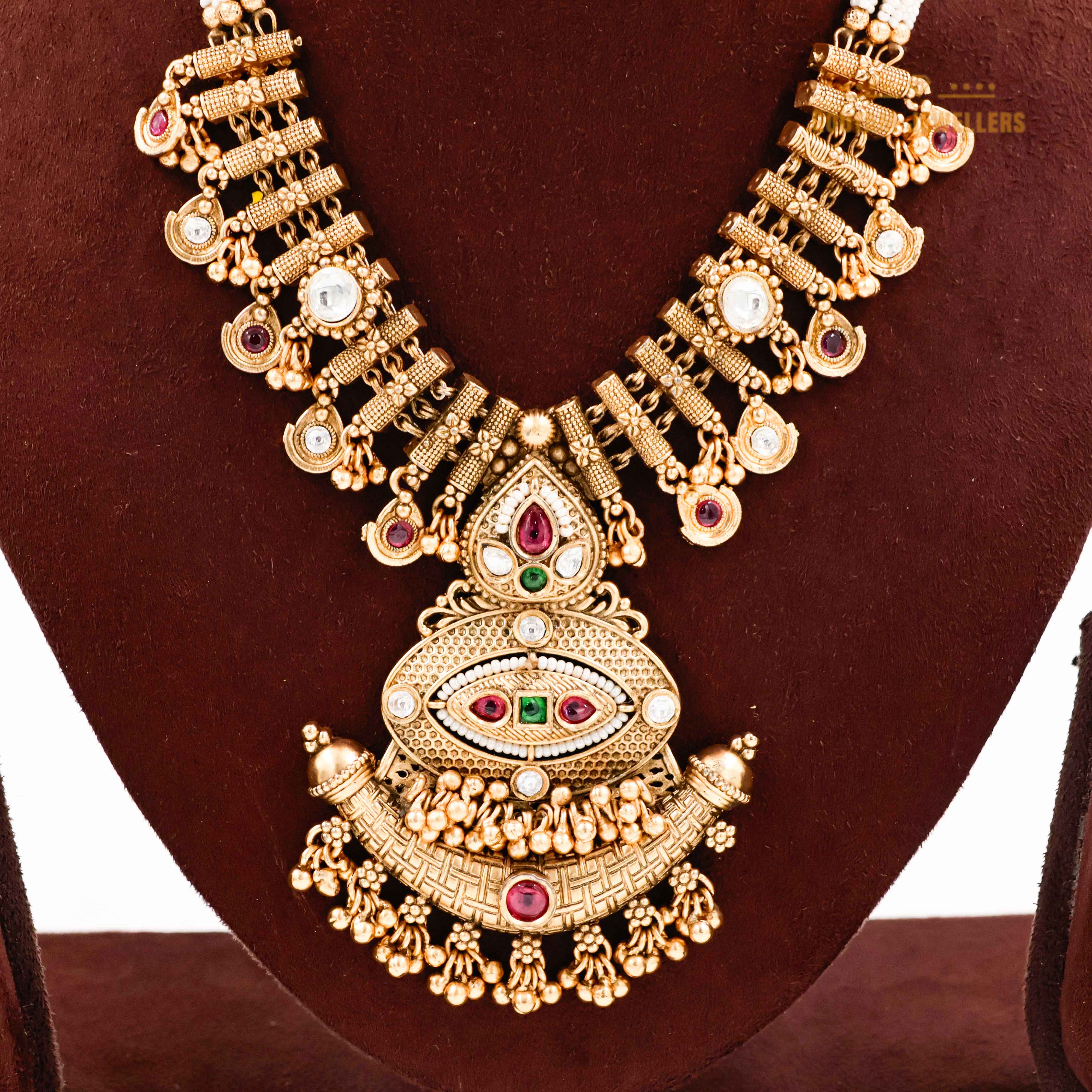 Goutam Jewellers By Ashok Rathod - Mini Long Rajwadi Set