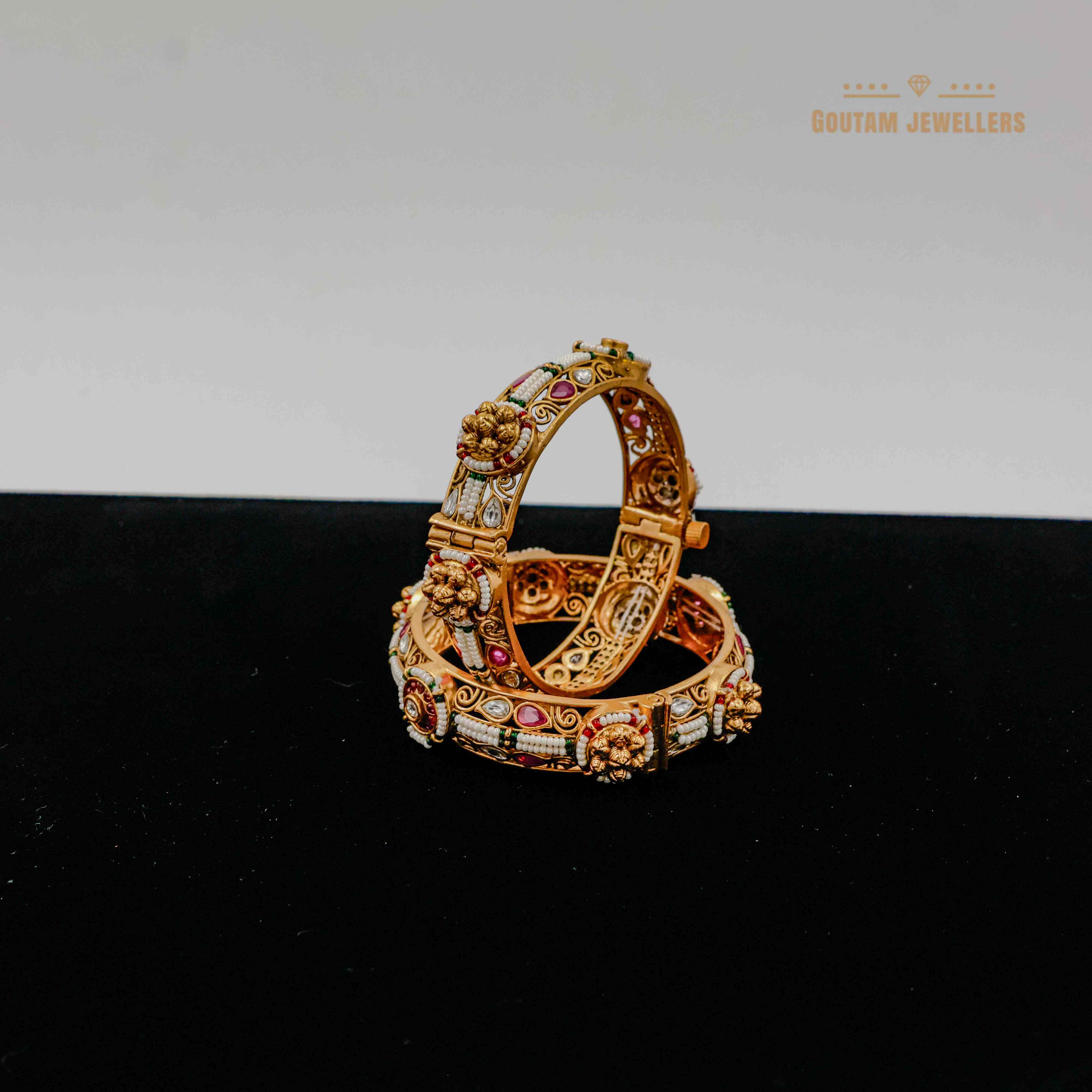 Maina Ruby Green Antique Designer Bangles