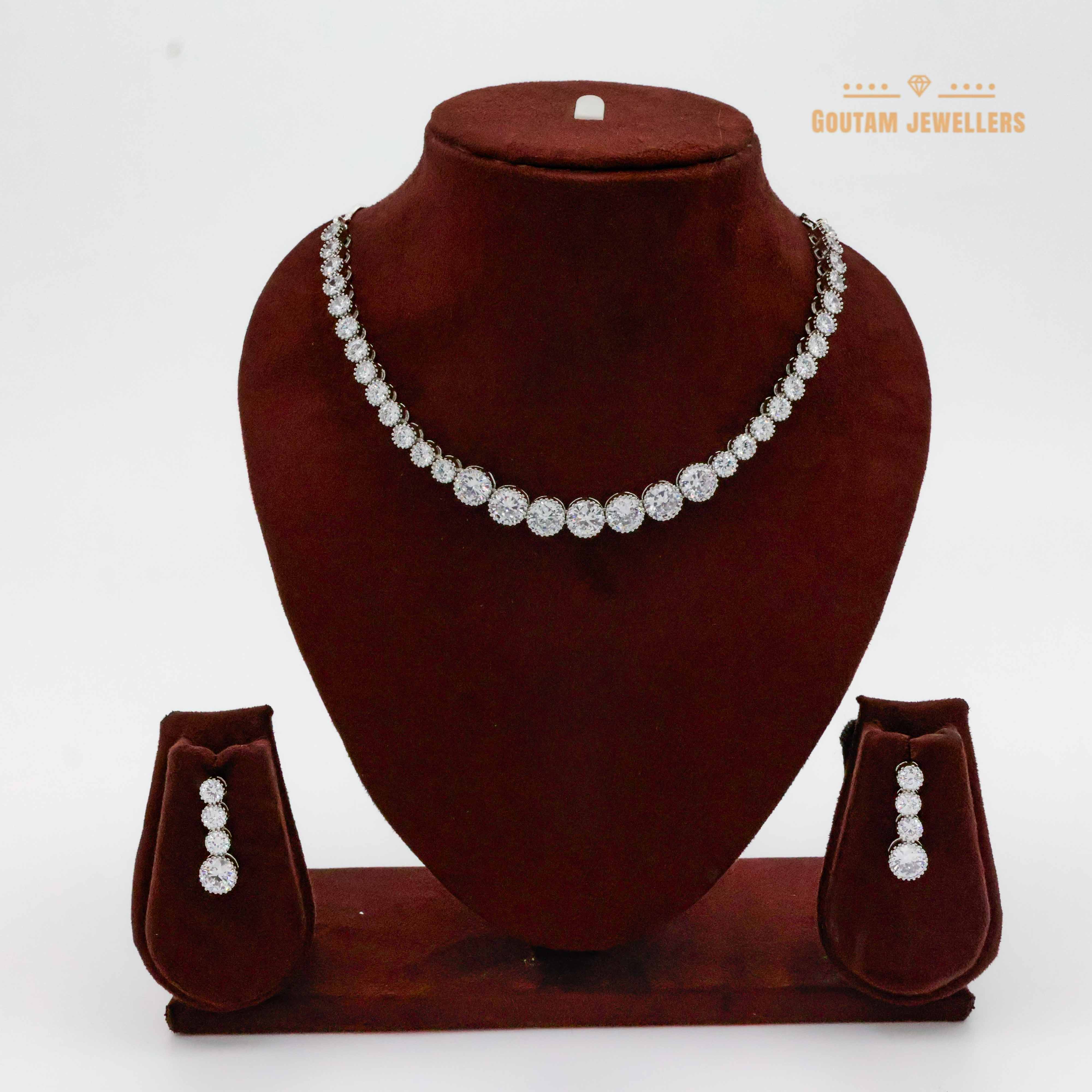 BB Solitaire Diamond Necklace Set